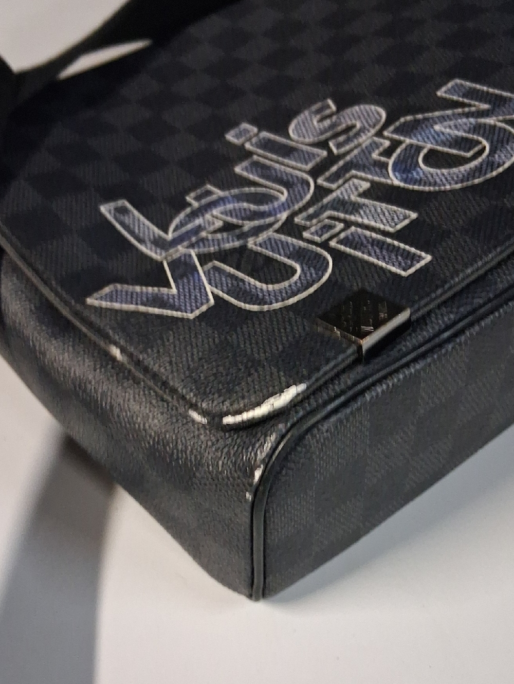 Louis Vuitton District Messenger PM Damier Graphite - Picture 3 of 9